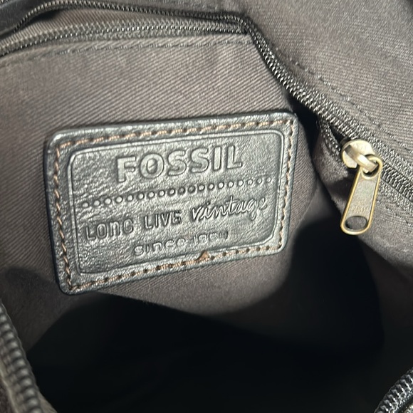 Vintage Fossil crossbody bag, black, adjustable strap. - Picture 10 of 11